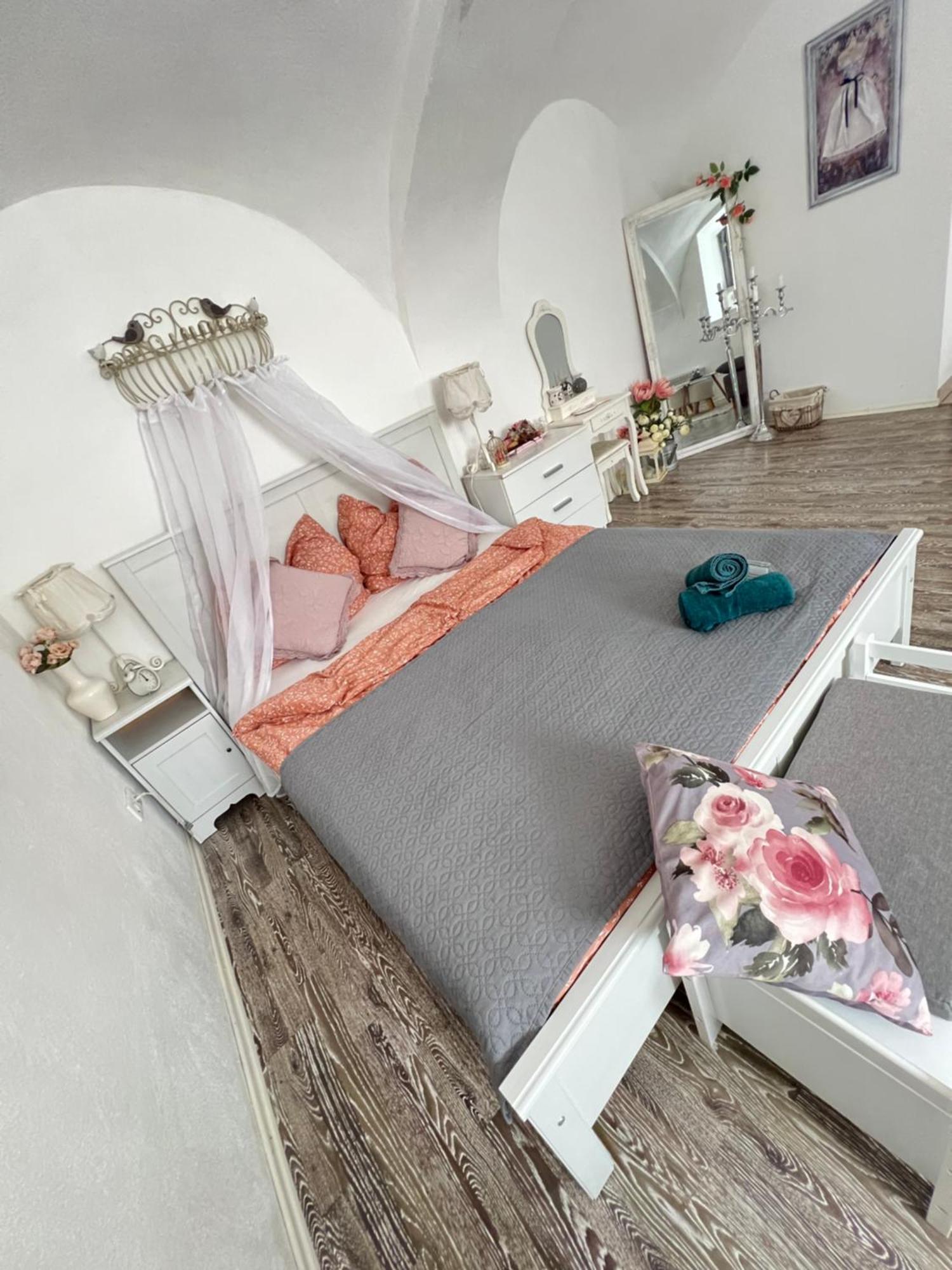 Korona Apartman Székesfehérvár Eksteriør bilde